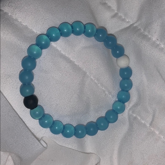 set of 4 Lokai Bracelets (like new, barely worn!) - Picture 2 of 7